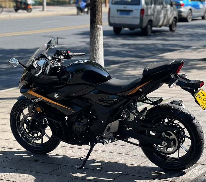 二手豪爵铃木GSX250R