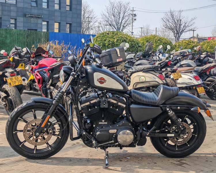 二手哈雷戴维森Iron883 硬汉