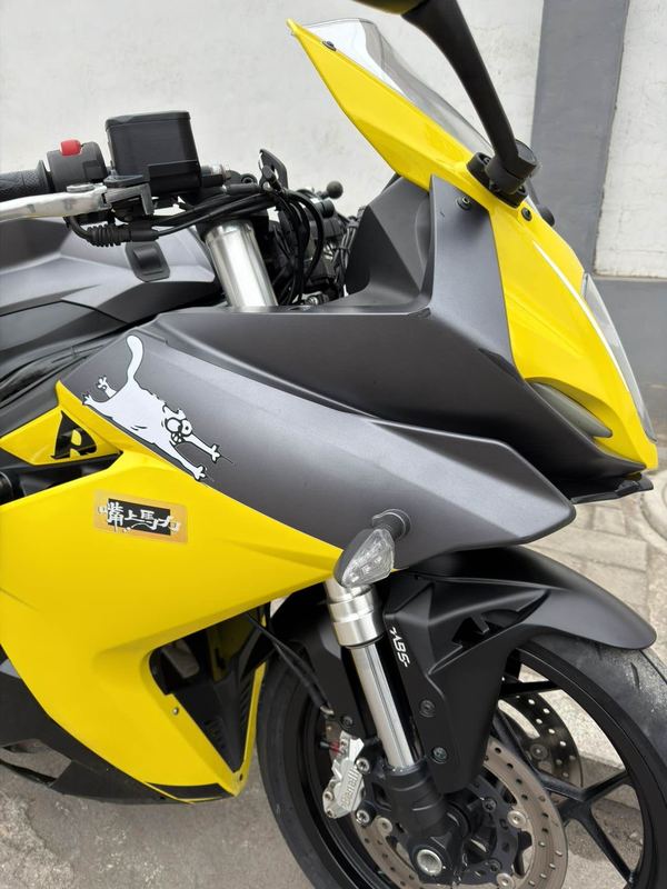 二手贝纳利龙卷风 Tornado 302R