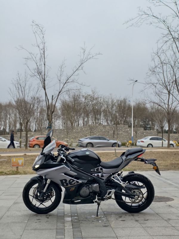 二手贝纳利龙卷风 Tornado 252R