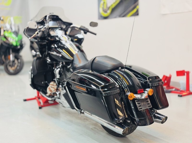 二手哈雷戴维森公路滑翔 Road Glide