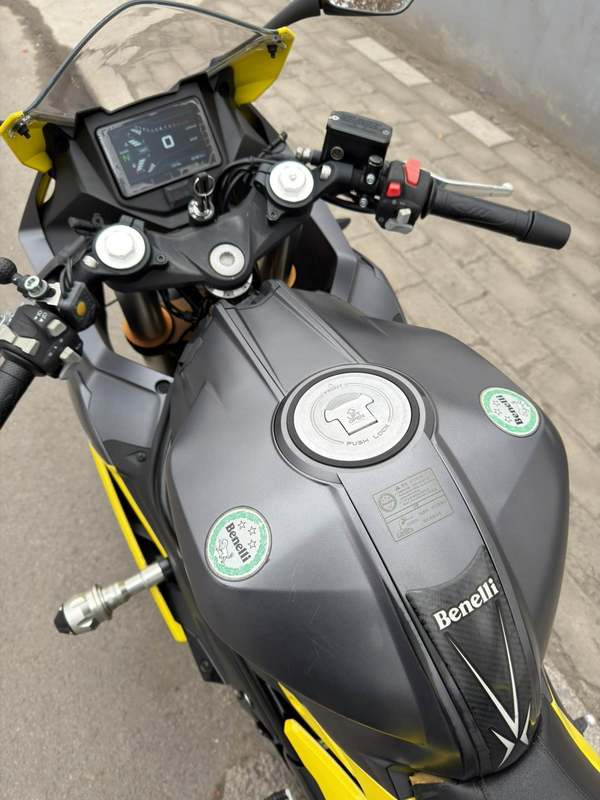 二手贝纳利龙卷风 Tornado 302R