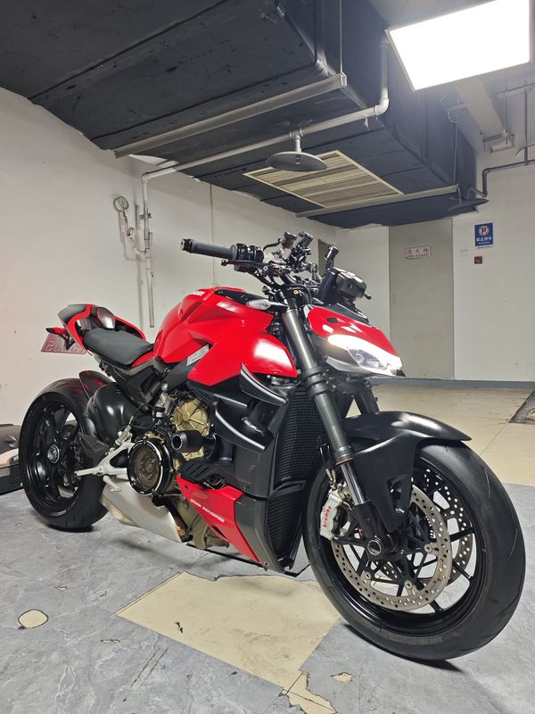 二手杜卡迪Street Fighter V4