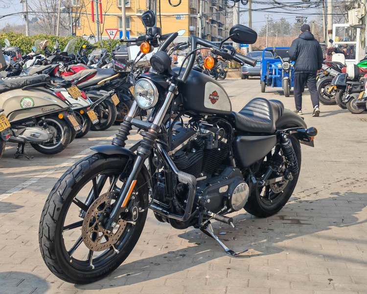 二手哈雷戴维森Iron883 硬汉