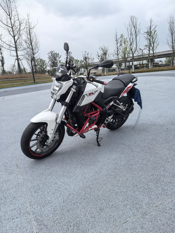 二手贝纳利小黄龙 TNT25