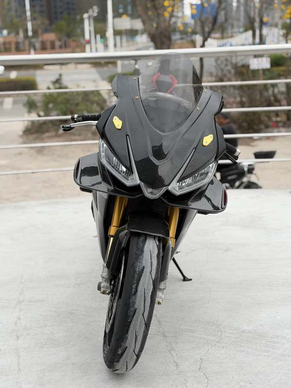 二手阿普利亚RSV4