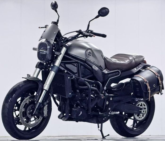 二手贝纳利幼狮 Leoncino 800