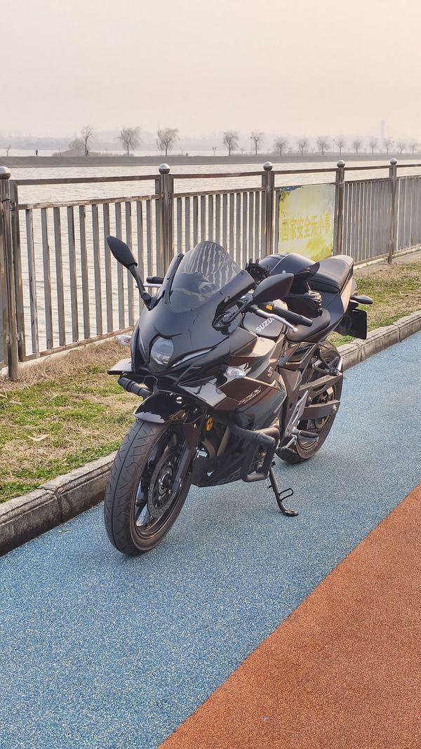 二手豪爵铃木GSX250R