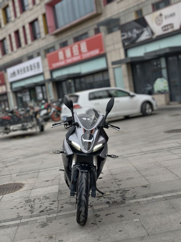 二手贝纳利龙卷风 Tornado 252R