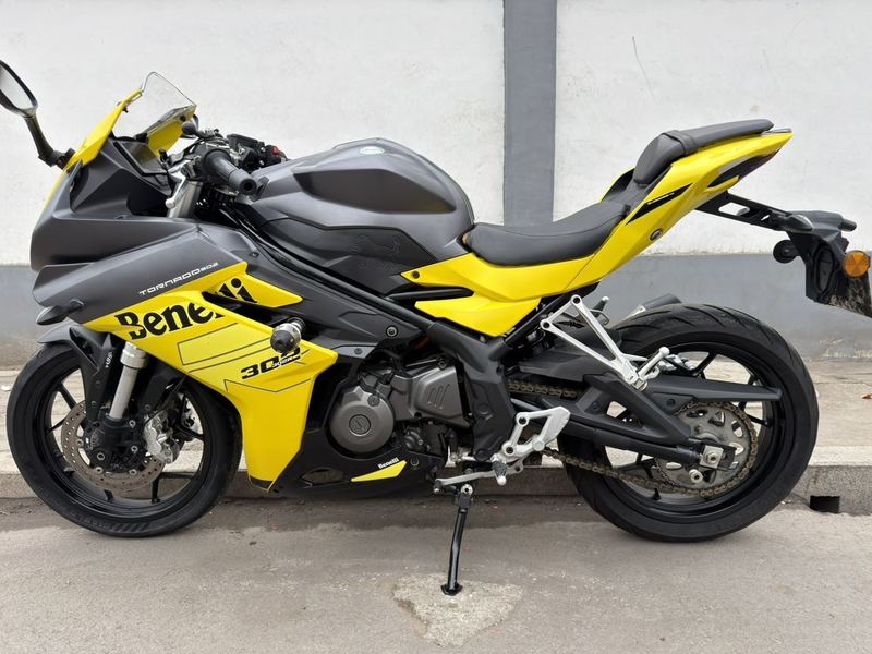 二手贝纳利龙卷风 Tornado 302R