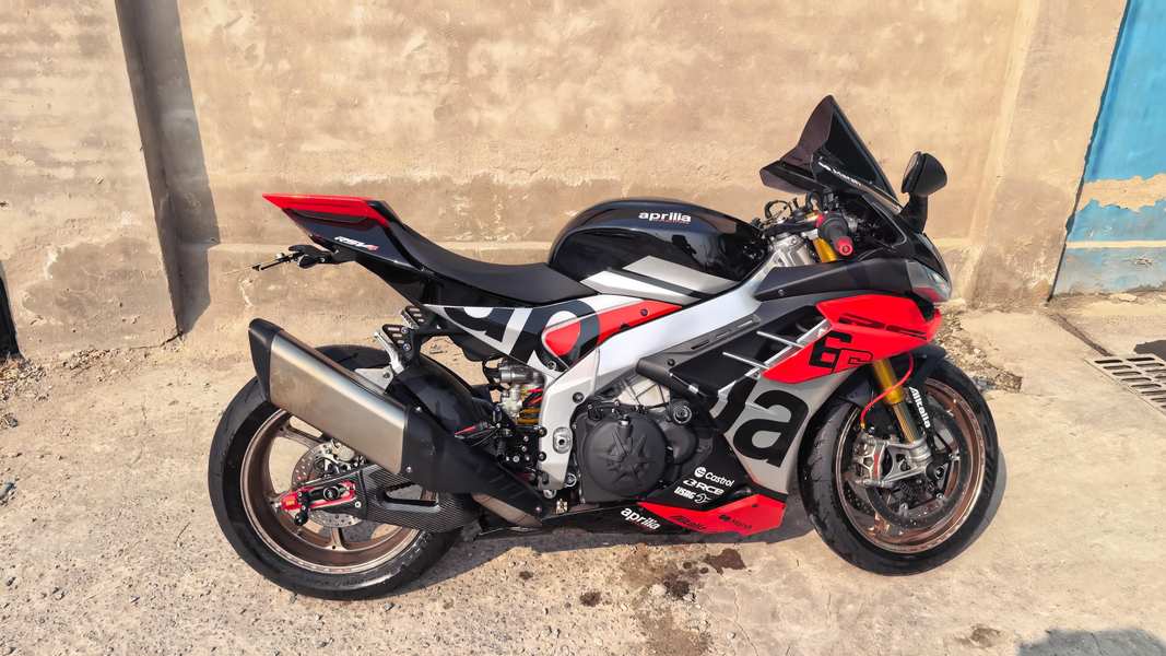 二手阿普利亚RSV4