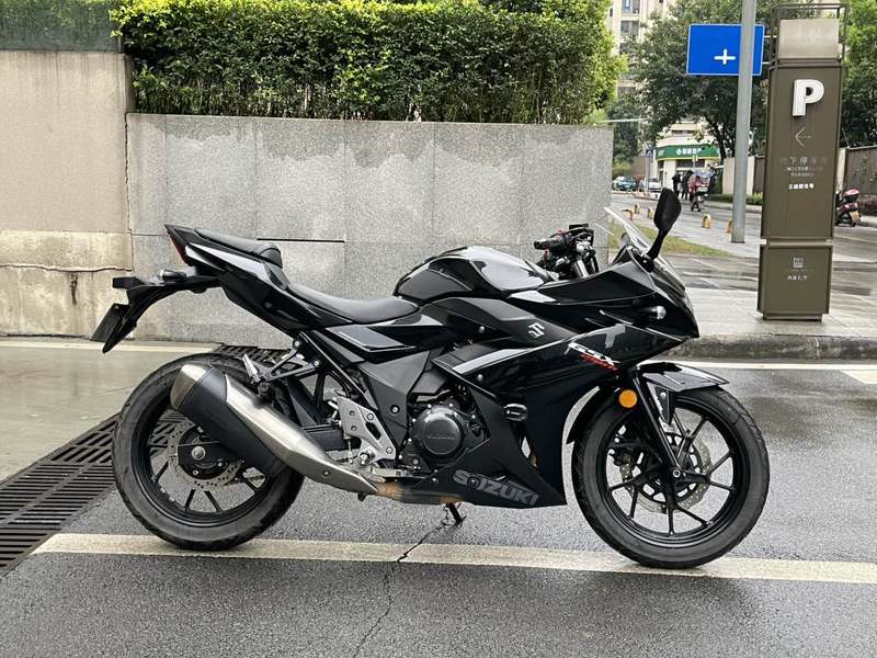 二手豪爵铃木GSX250R