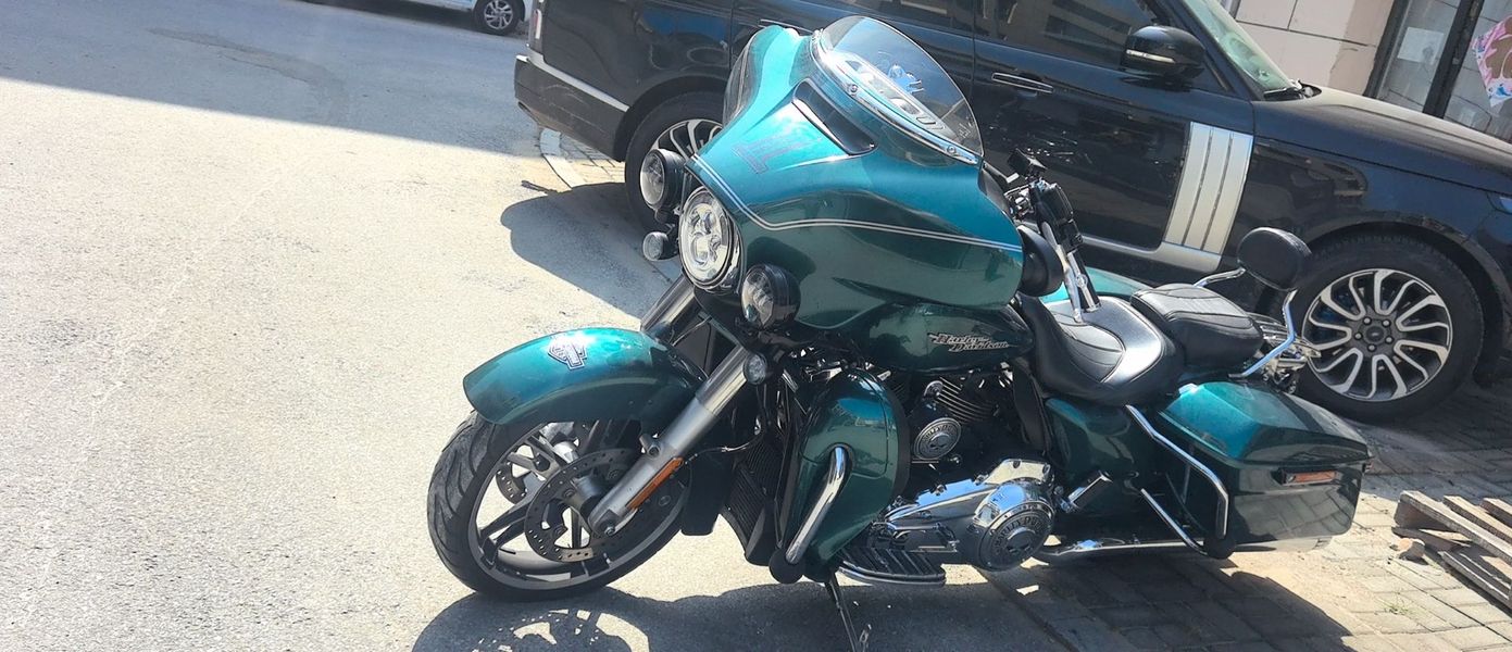 二手哈雷戴维森大道滑翔 Street Glide