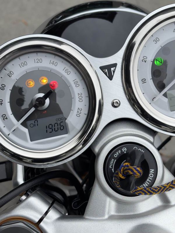 二手凯旋Thruxton