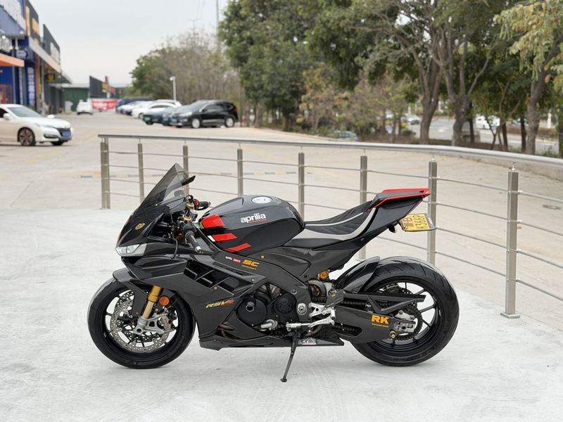 二手阿普利亚RSV4