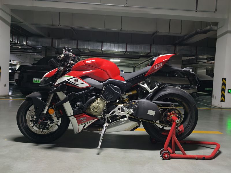 二手杜卡迪Street Fighter V4