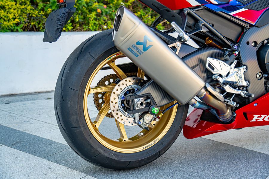 二手本田CBR 1000 RR-R