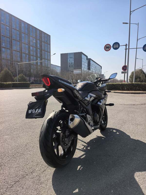 二手豪爵铃木GSX250R