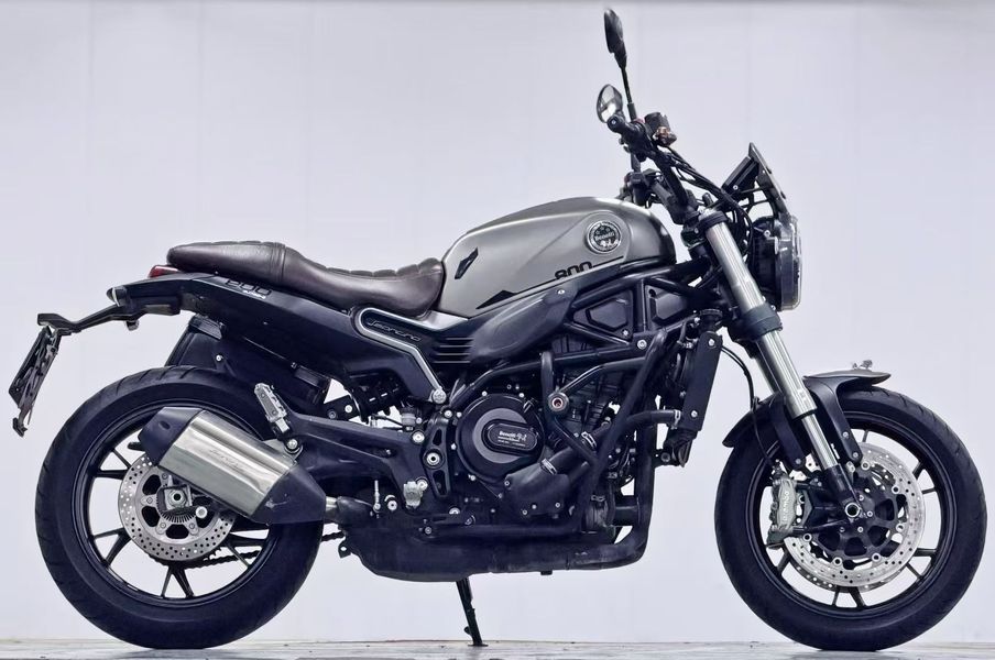 二手贝纳利幼狮 Leoncino 800