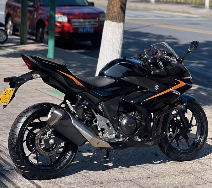 二手豪爵铃木GSX250R