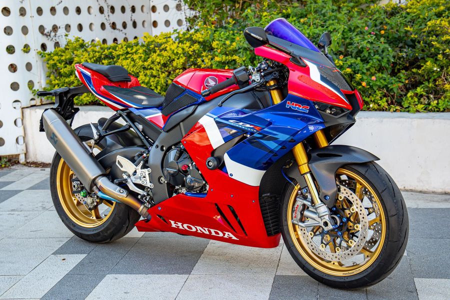 二手本田CBR 1000 RR-R