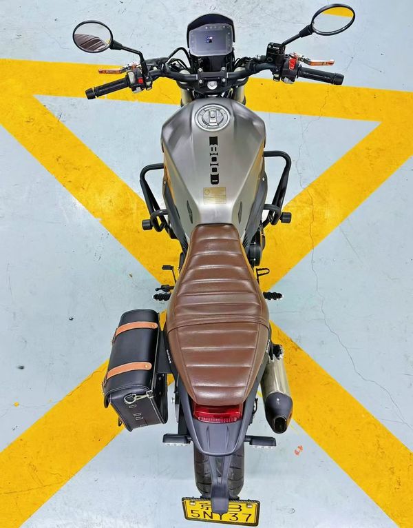 二手贝纳利幼狮 Leoncino 800