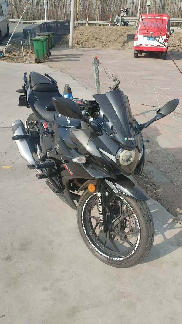 二手豪爵铃木GSX250R