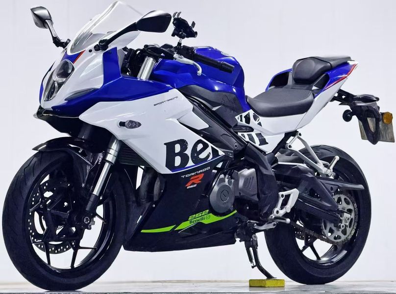 二手贝纳利龙卷风 Tornado 252R