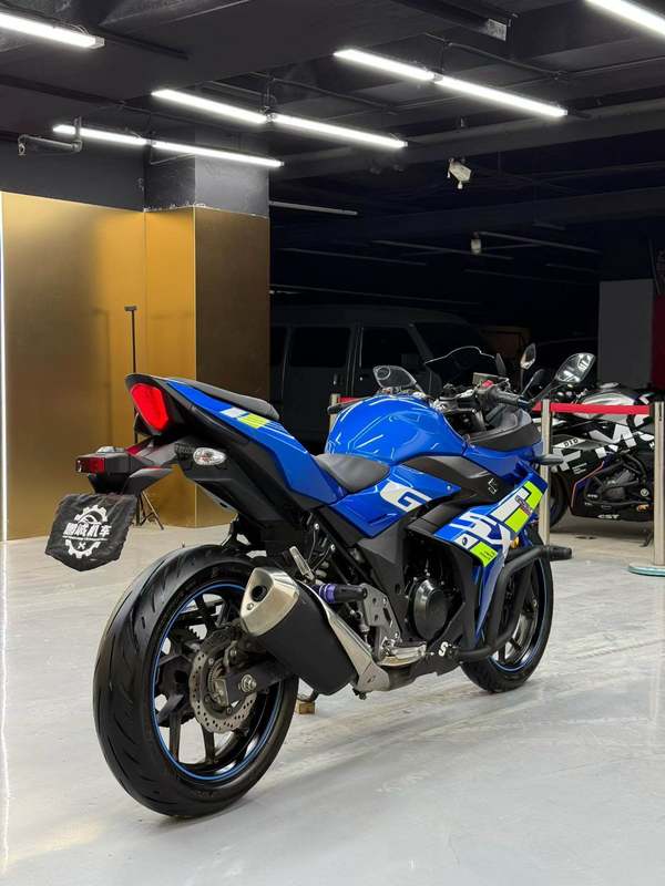 二手豪爵铃木GSX250R