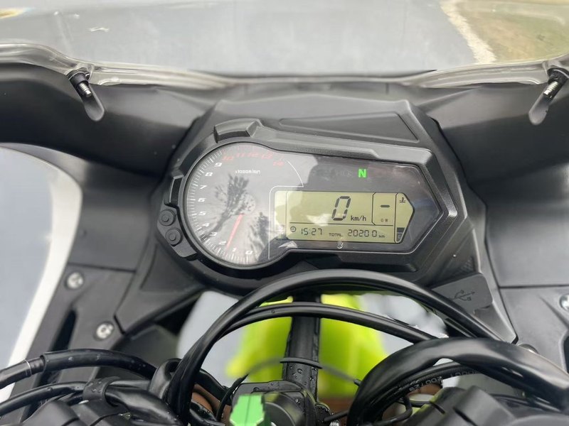 二手贝纳利龙卷风 Tornado 302R