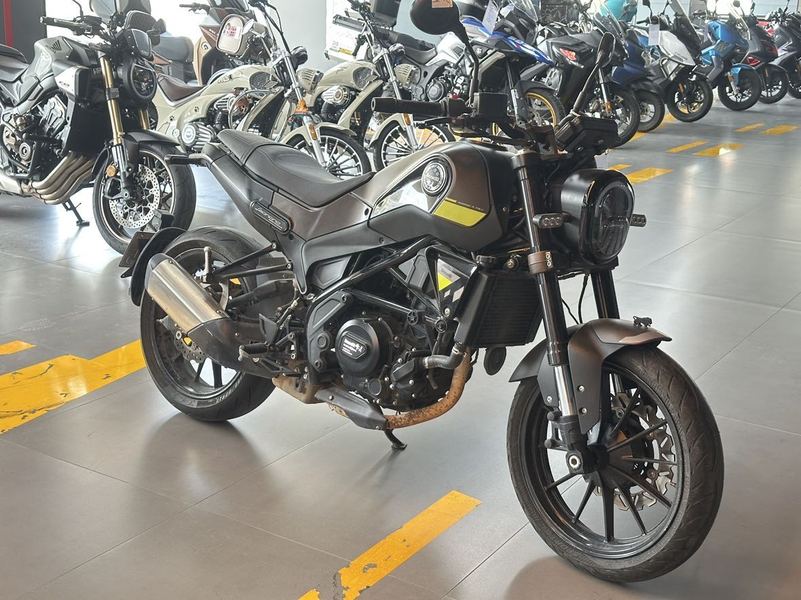 二手贝纳利幼狮 Leoncino 250