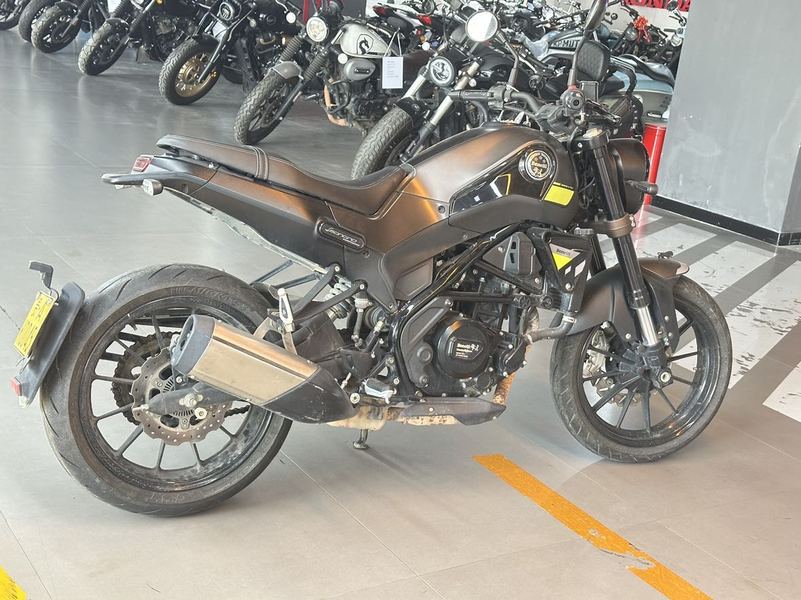 二手贝纳利幼狮 Leoncino 250