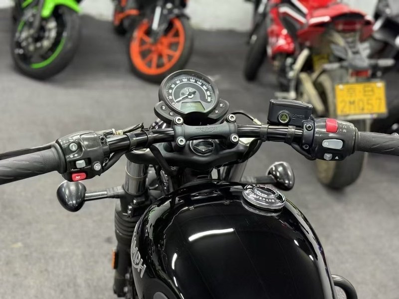 二手凯旋Bonneville Bobber