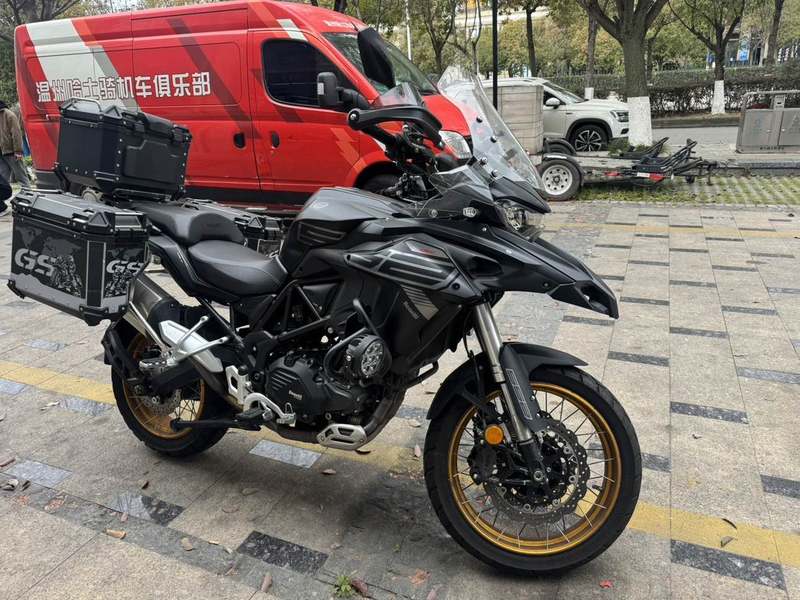 二手贝纳利TRK552