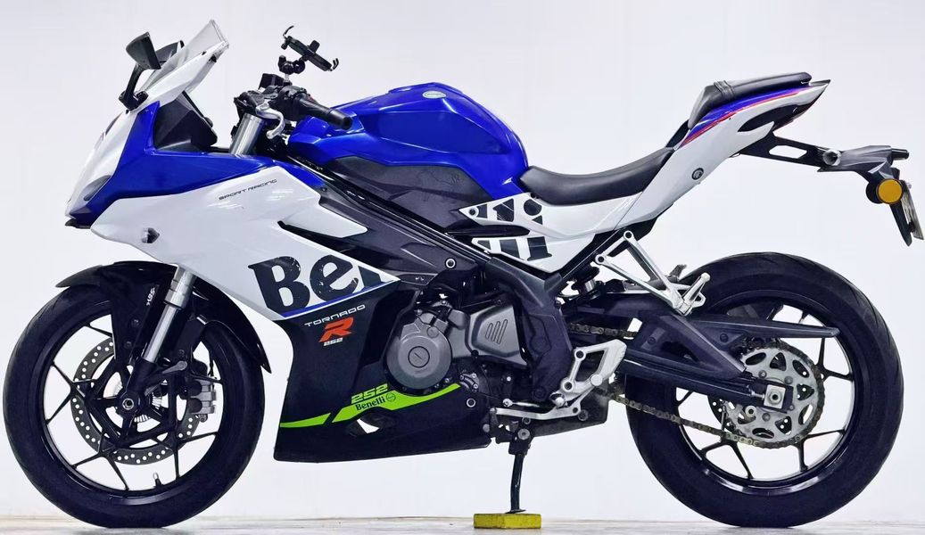 二手贝纳利龙卷风 Tornado 252R