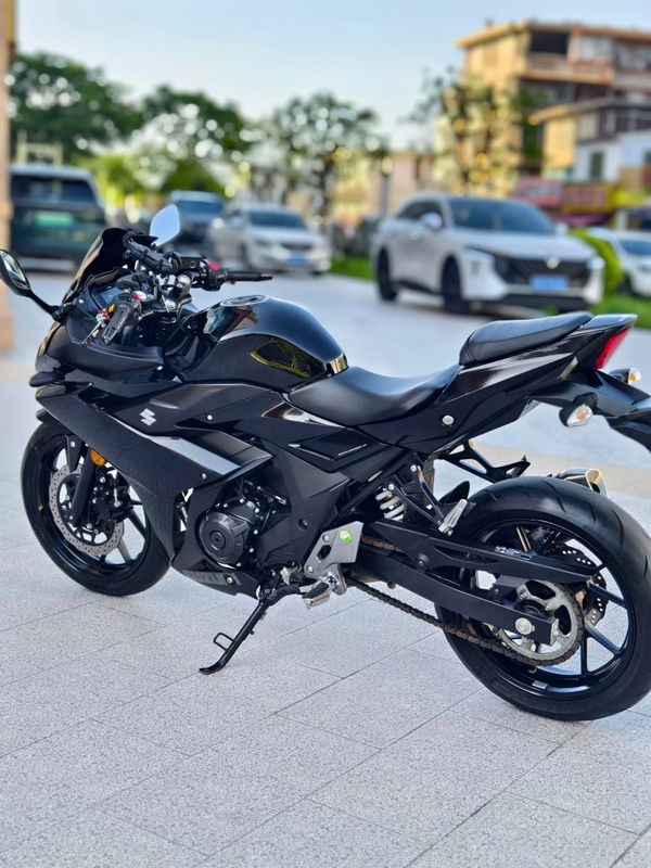 二手豪爵铃木GSX250R