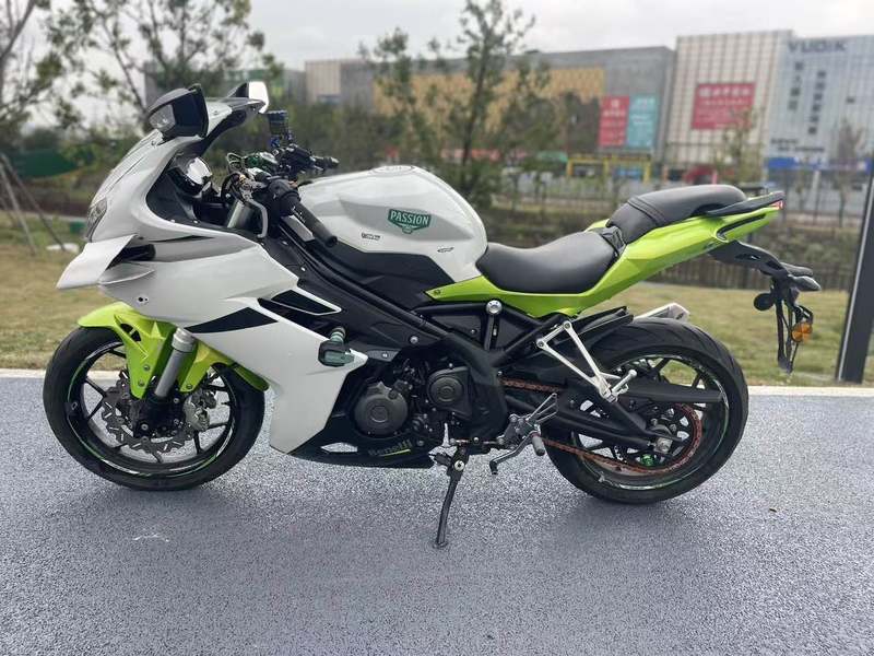 二手贝纳利龙卷风 Tornado 302R