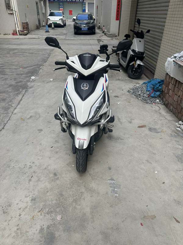 二手新大洲本田裂行 RX125Fi