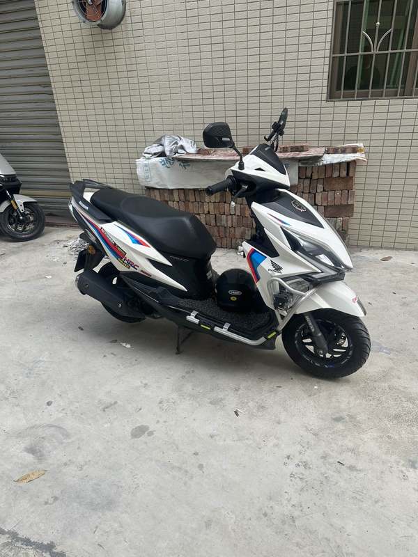 二手新大洲本田裂行 RX125Fi