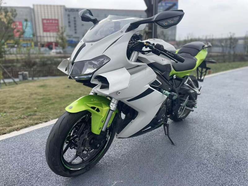 二手贝纳利龙卷风 Tornado 302R