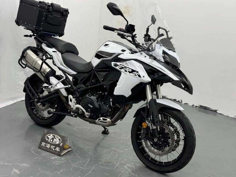 二手贝纳利金鹏 TRK502