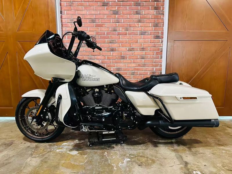 二手哈雷戴维森公路滑翔 Road Glide