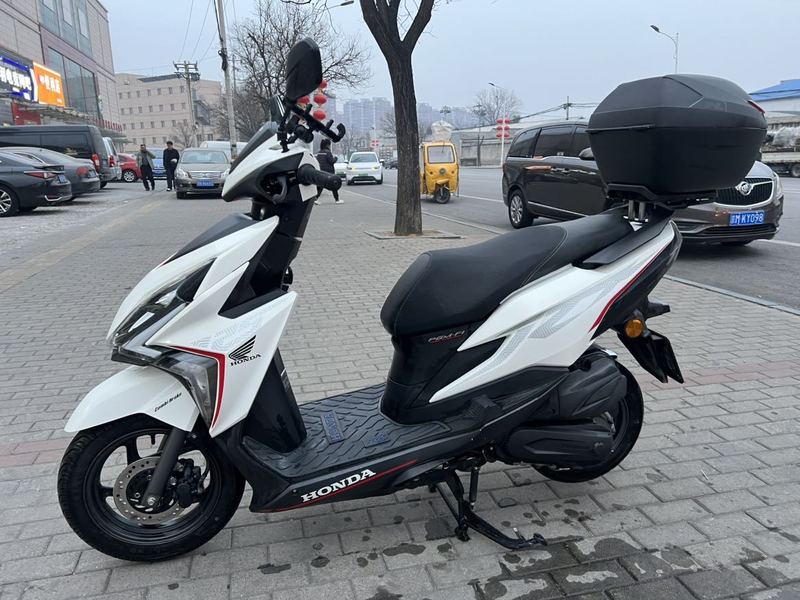 二手新大洲本田裂行 RX125Fi