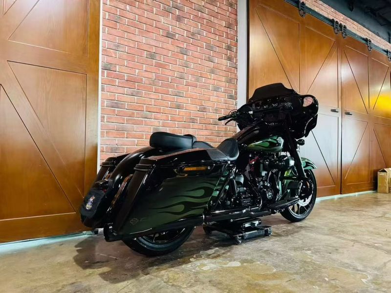 二手哈雷戴维森大道滑翔 Street Glide