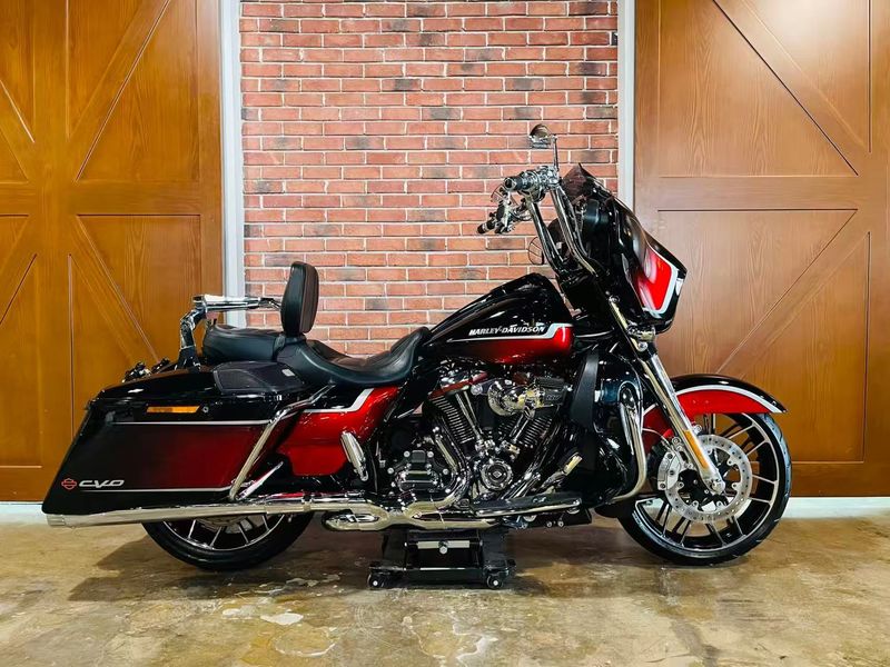 二手哈雷戴维森大道滑翔 Street Glide