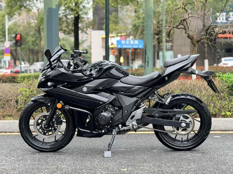 二手豪爵铃木GSX250R