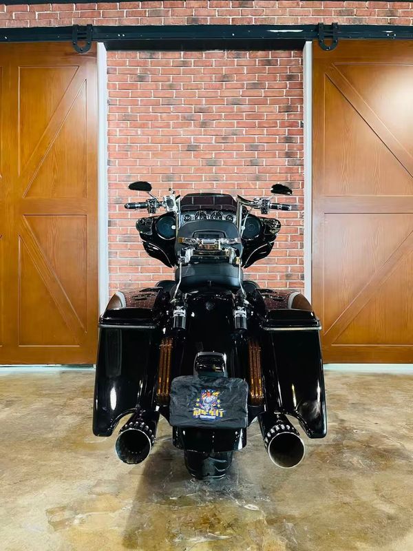 二手哈雷戴维森大道滑翔 Street Glide