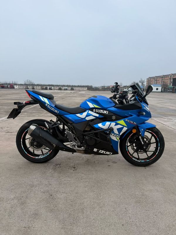 二手豪爵铃木GSX250R