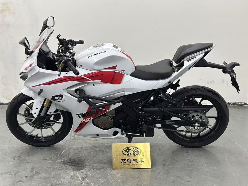 二手QJMOTOR赛250