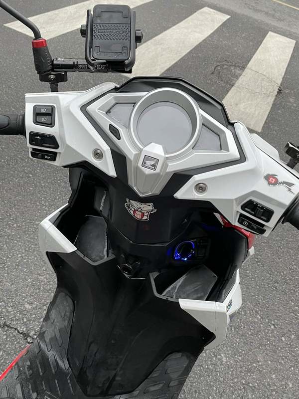 二手新大洲本田裂行 RX125Fi